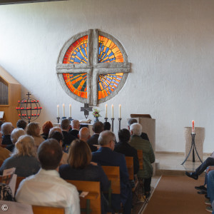 Entwidmung der Friedenskirche in Dietfurt - das Kreuzfenster